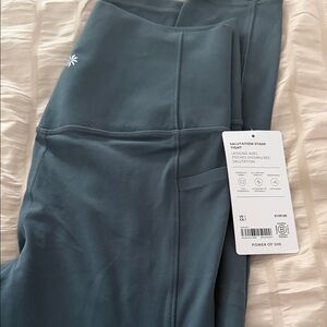 Athleta Teal Salutation Stash Leggings